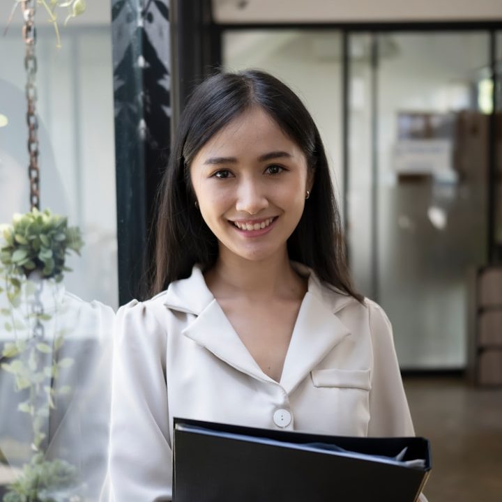 Serviced accommodation testimonial - business and contractor accommodation UK SPM Homes extended stay guest review - professional and responsive host, great parking, clean serviced home for project team.